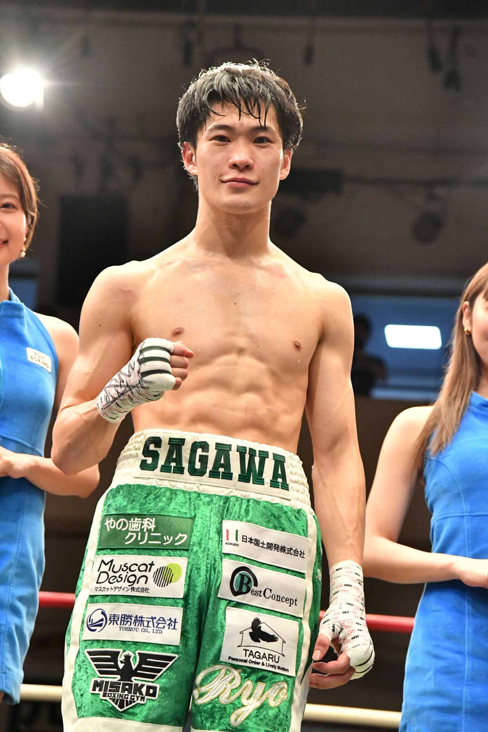 名のある相手に快勝し、満足気な佐川