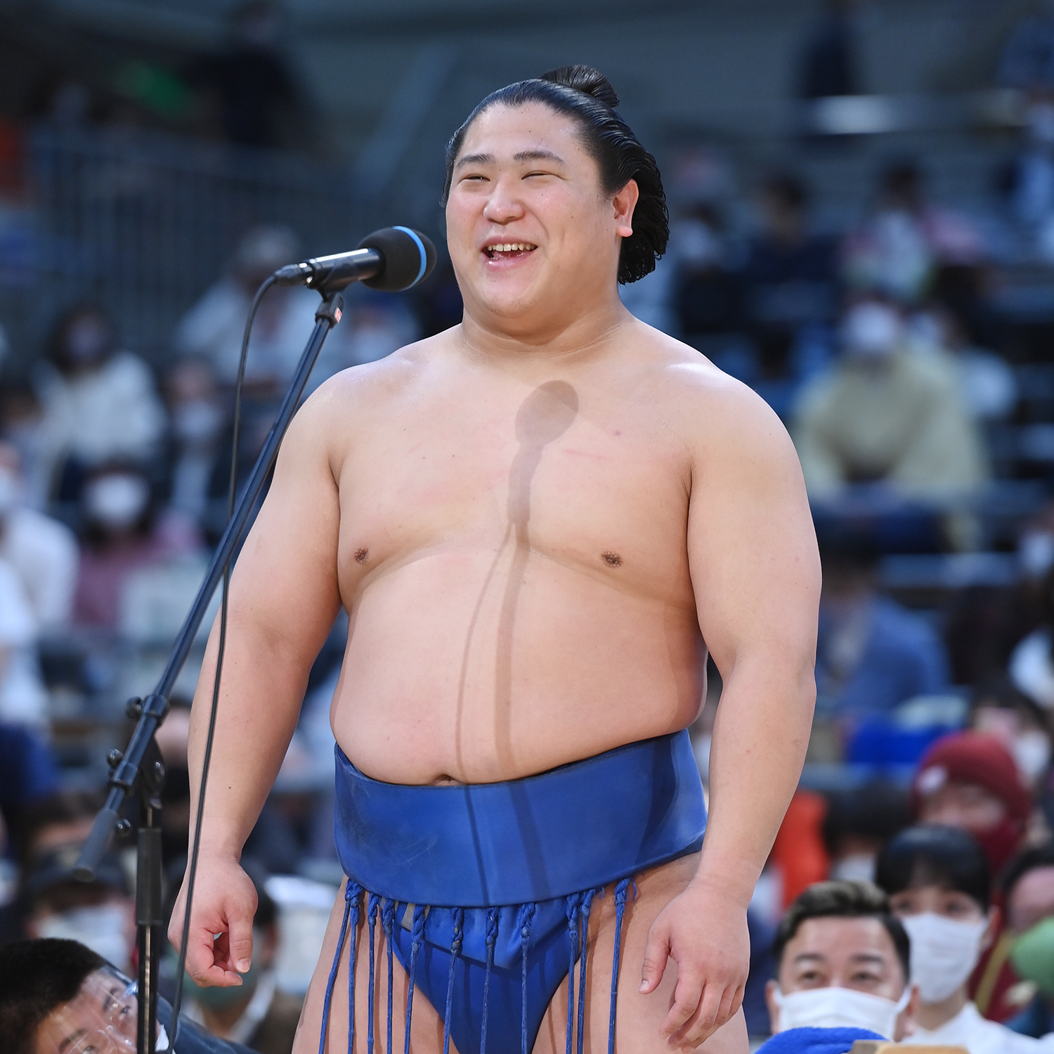 2022年3月27日 3月場所千秋楽=エディオンアリーナ大阪 普段は感情を表に出さない若隆景が、優勝インタビューで笑顔を見せた。