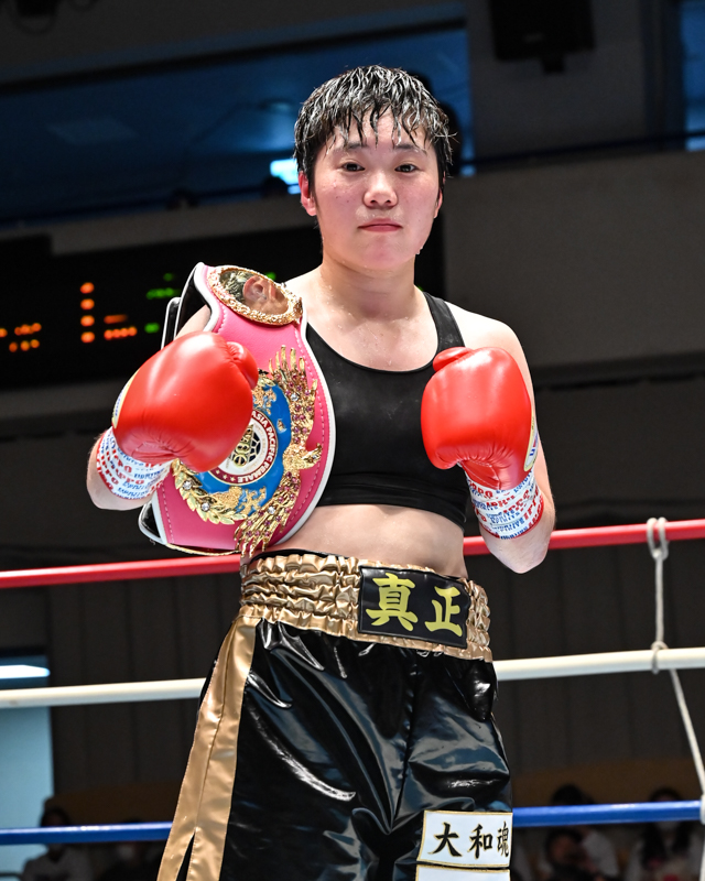 ボクシング】兄に続け！ 山中菫が豪快TKOで王座／松田恵里は