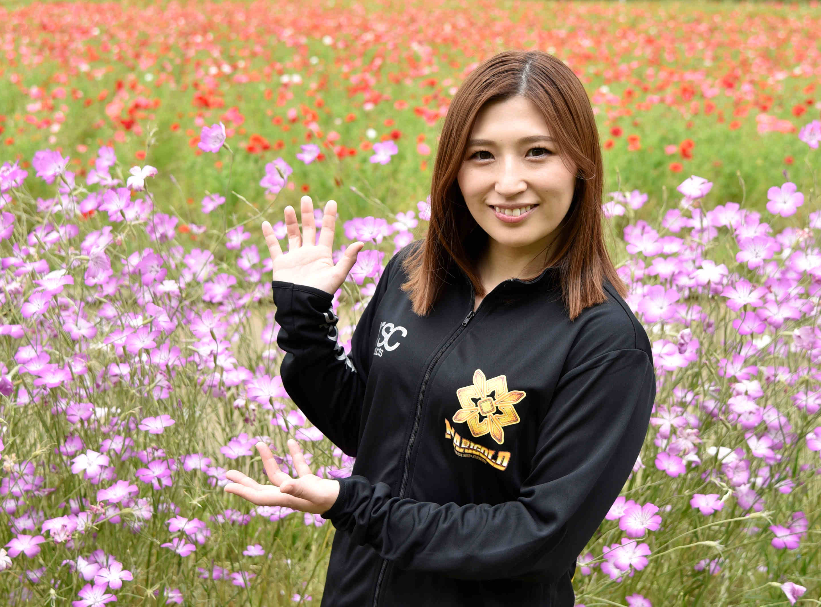 マリーゴールドジャージーに身を包む青野