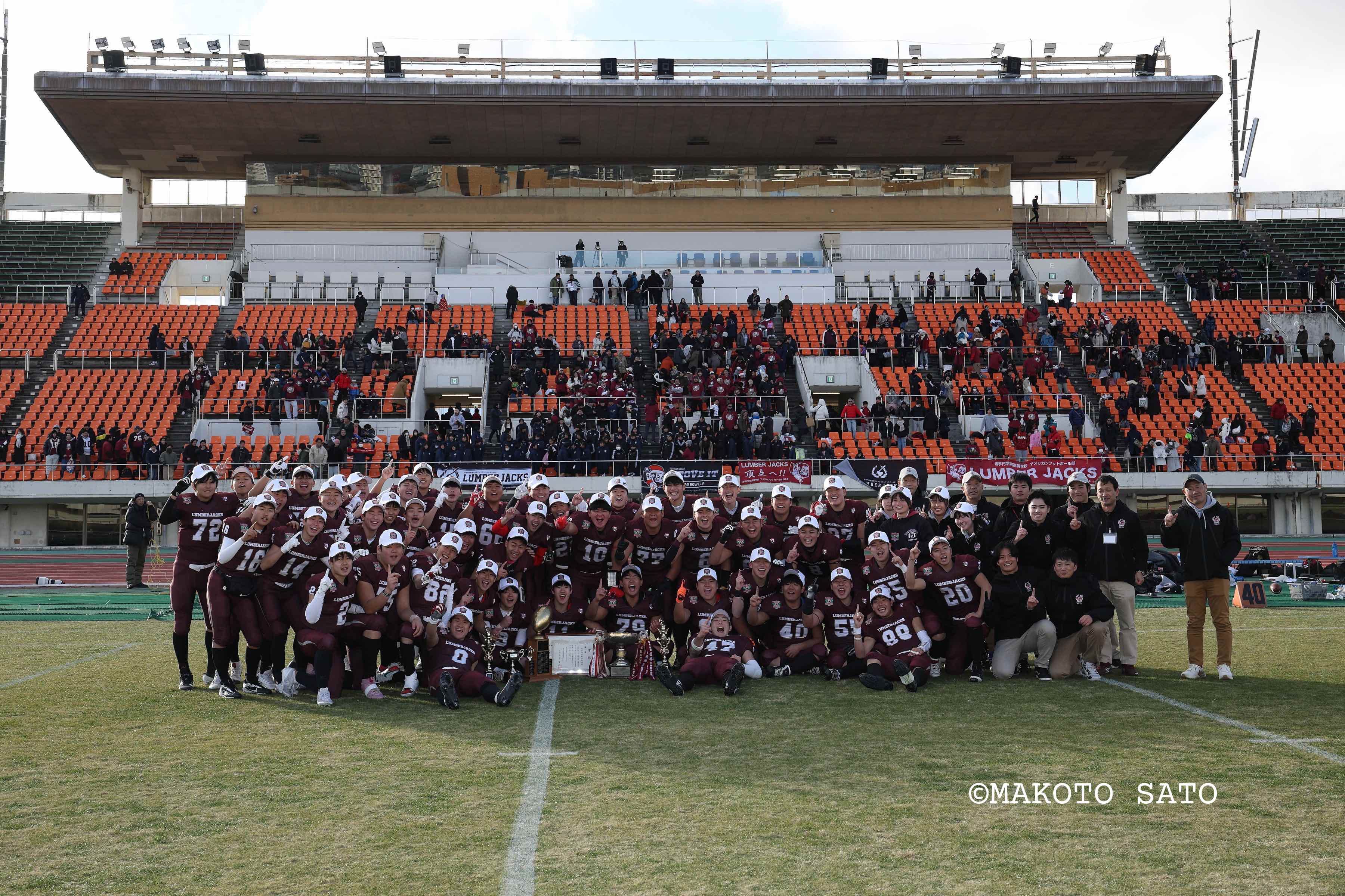 アメフト】 クリスマスボウル 初出場の追手門学院高が、佼成学園高を下