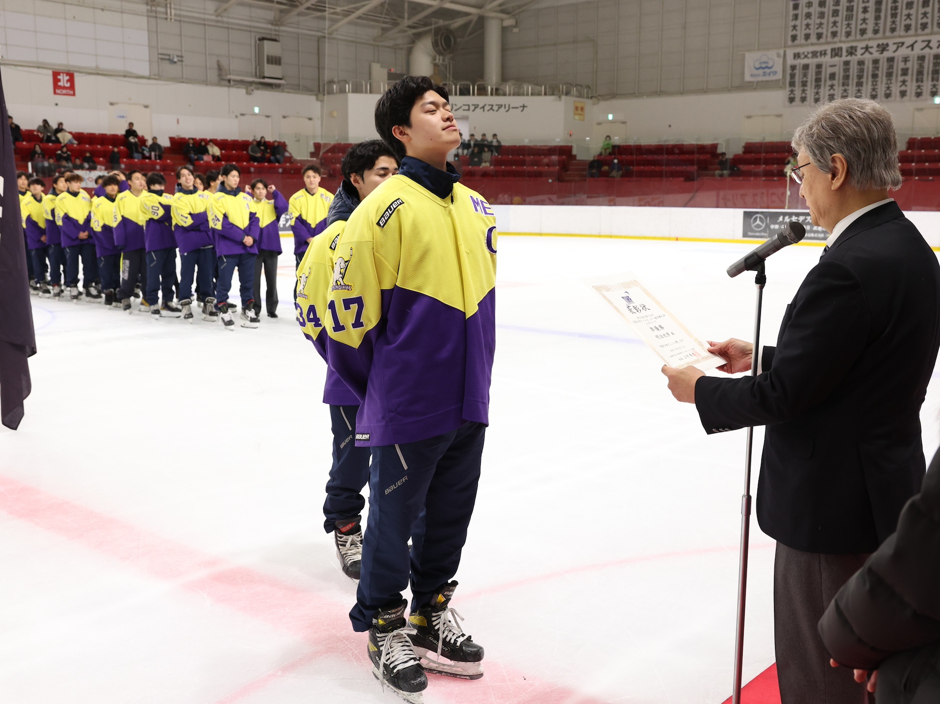 秩父宮杯決勝リーグでは，３戦３勝して２位だった明治大学。10年後も記憶に残るであろうシーンだ