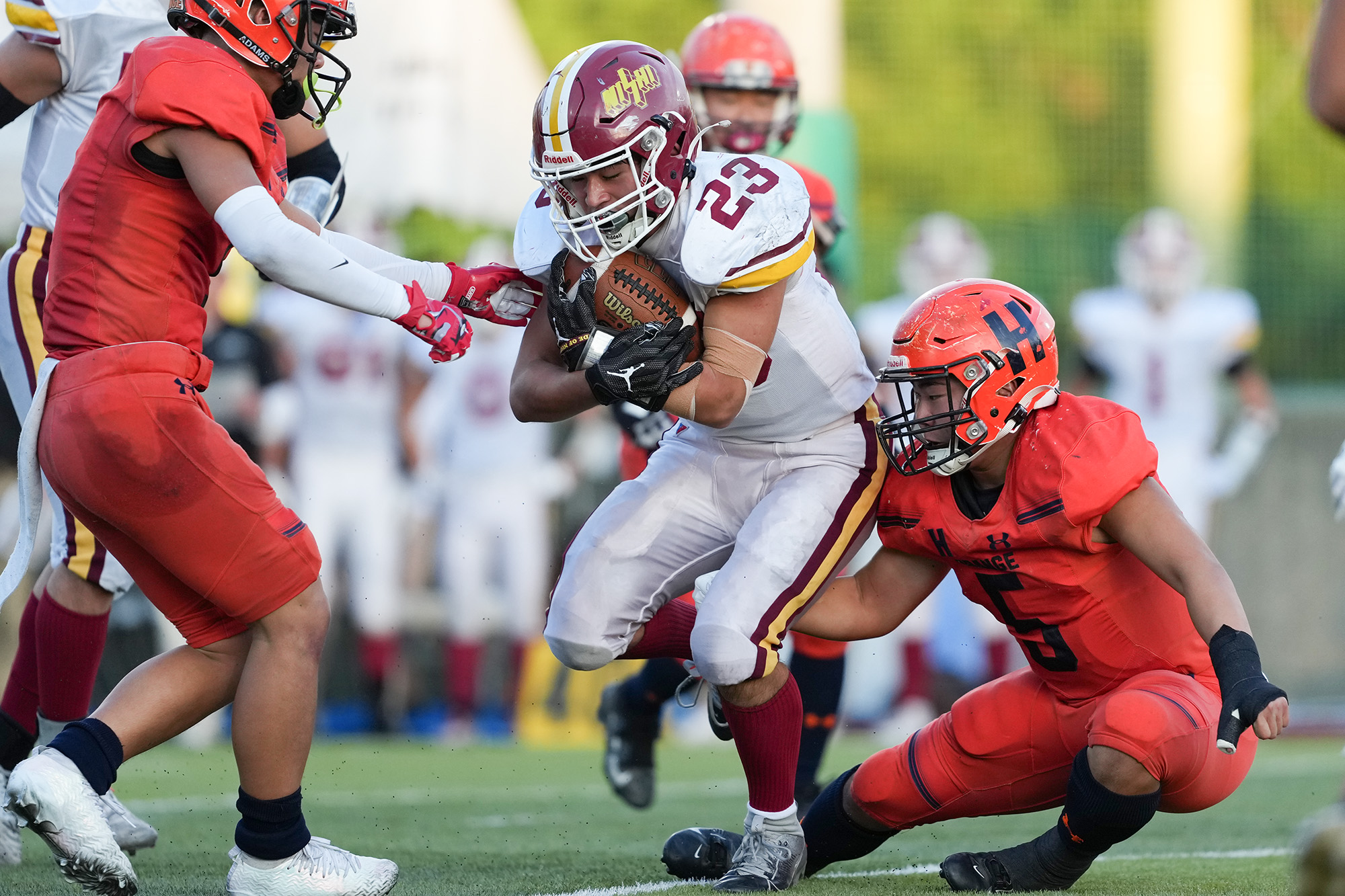 RB荒木が序盤によく走りペースをつくった=撮影：北川直樹