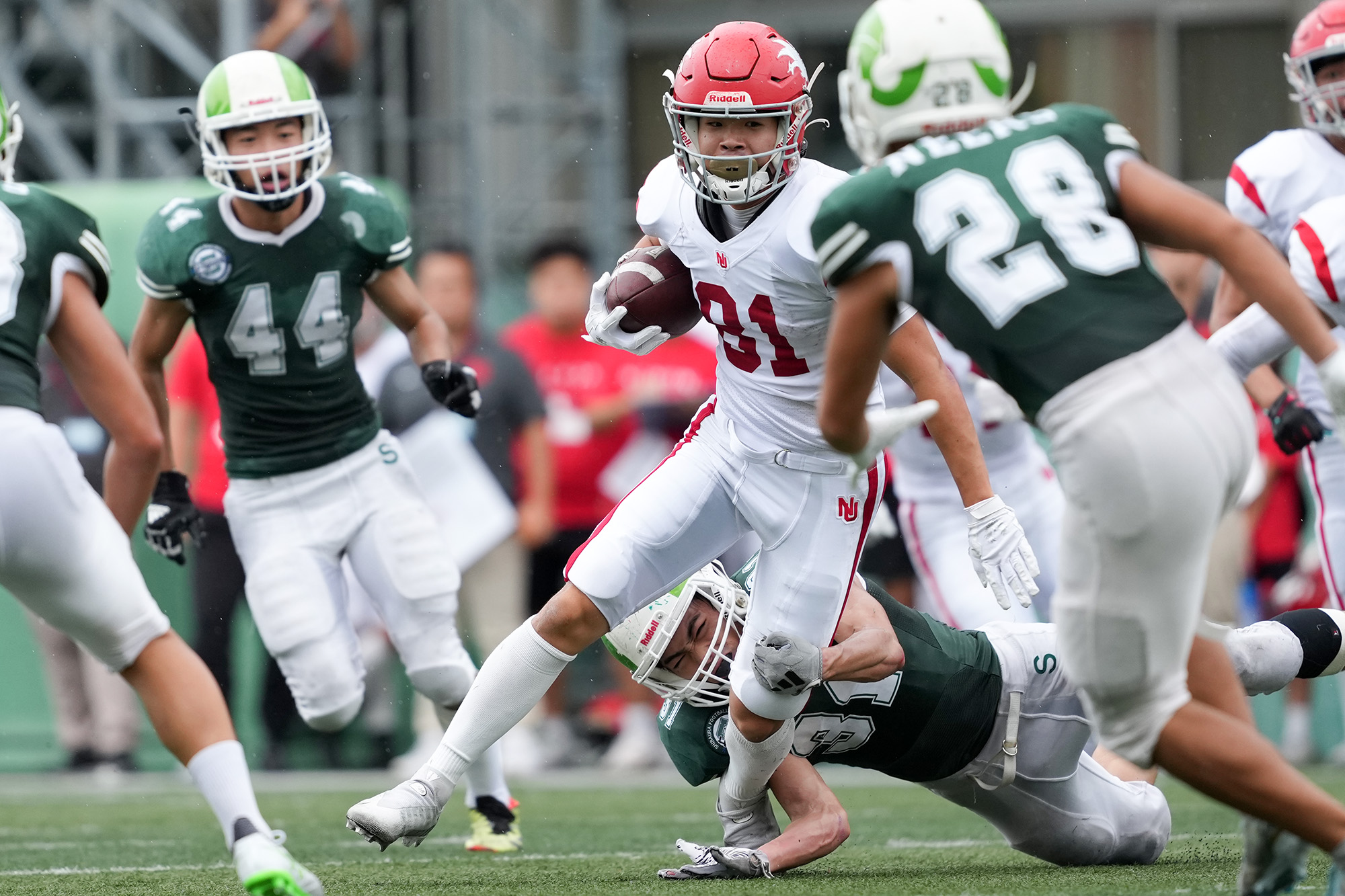 先制TDのほか勝負強いキャッチが光った青木峻=撮影：北川直樹