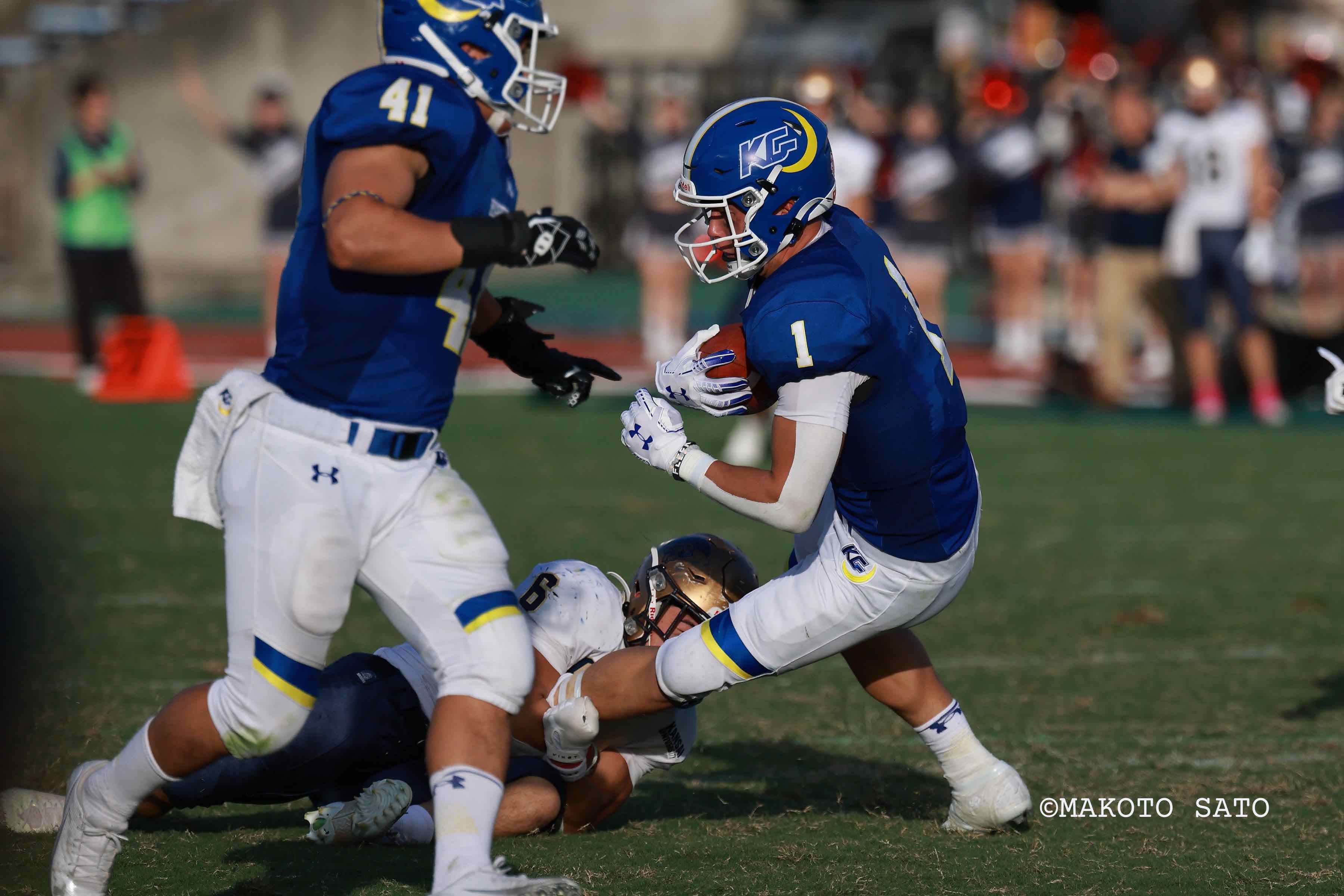 優秀攻撃選手の関西学院大学QB 星野太考  写真:佐藤誠