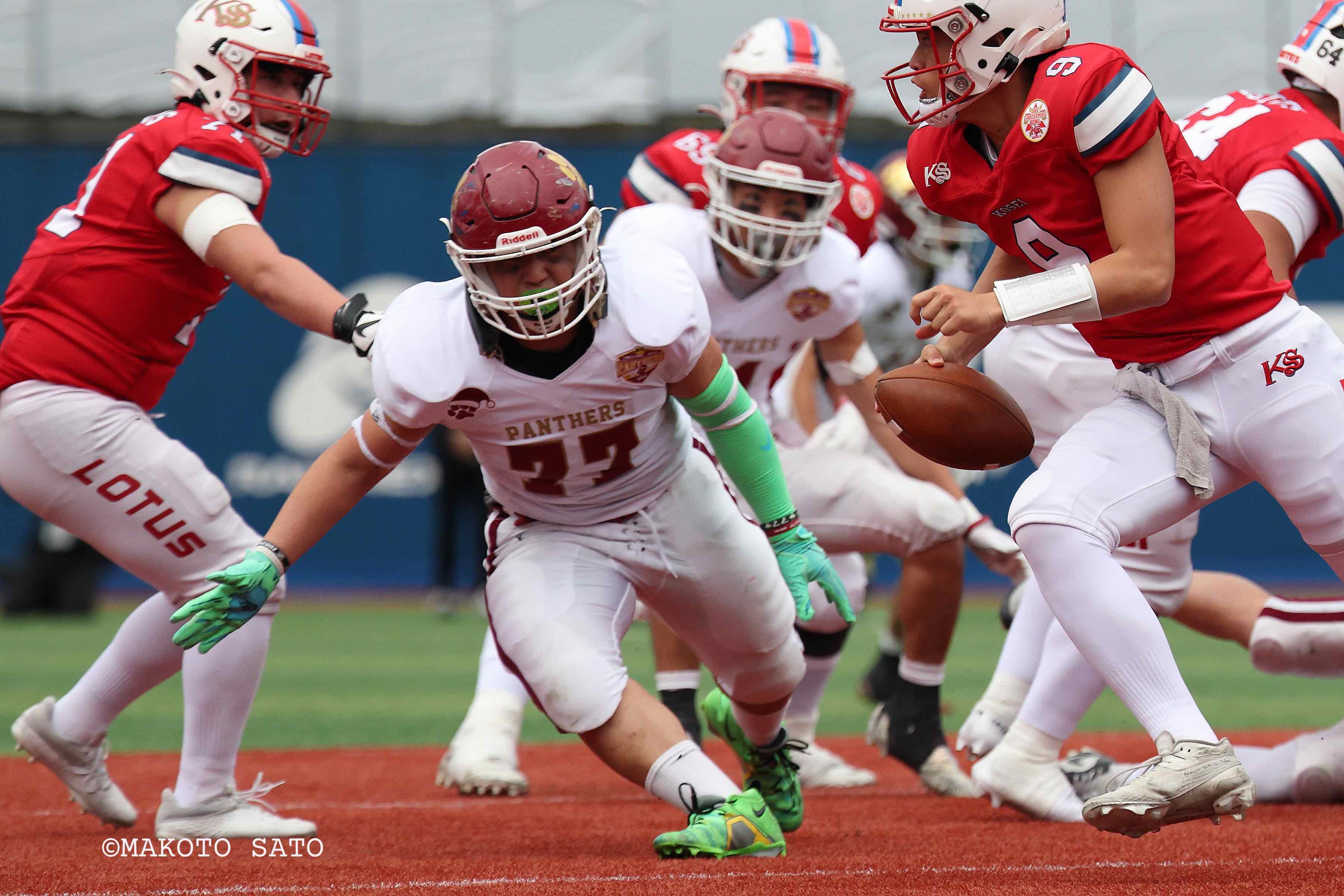 【アメフト】クリスマスボウル 立宇治 vs 佼成  『安藤杯・最優秀ラインマン賞』の立宇治のDT池端薫 写真:佐藤誠