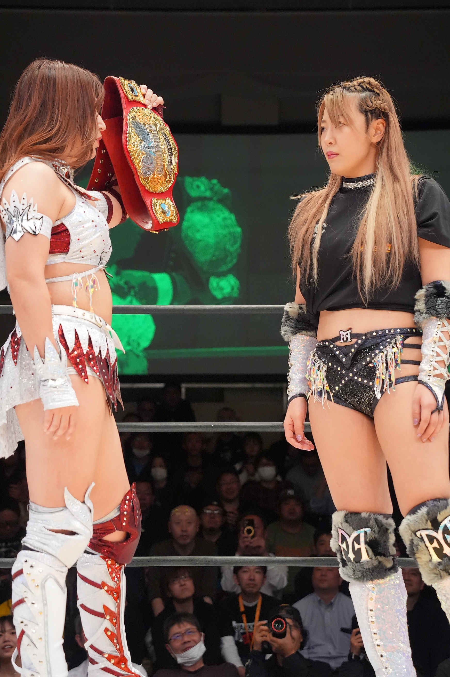 11・17後楽園の試合後、桜井は青野の持つワールド王座挑戦を表目いした