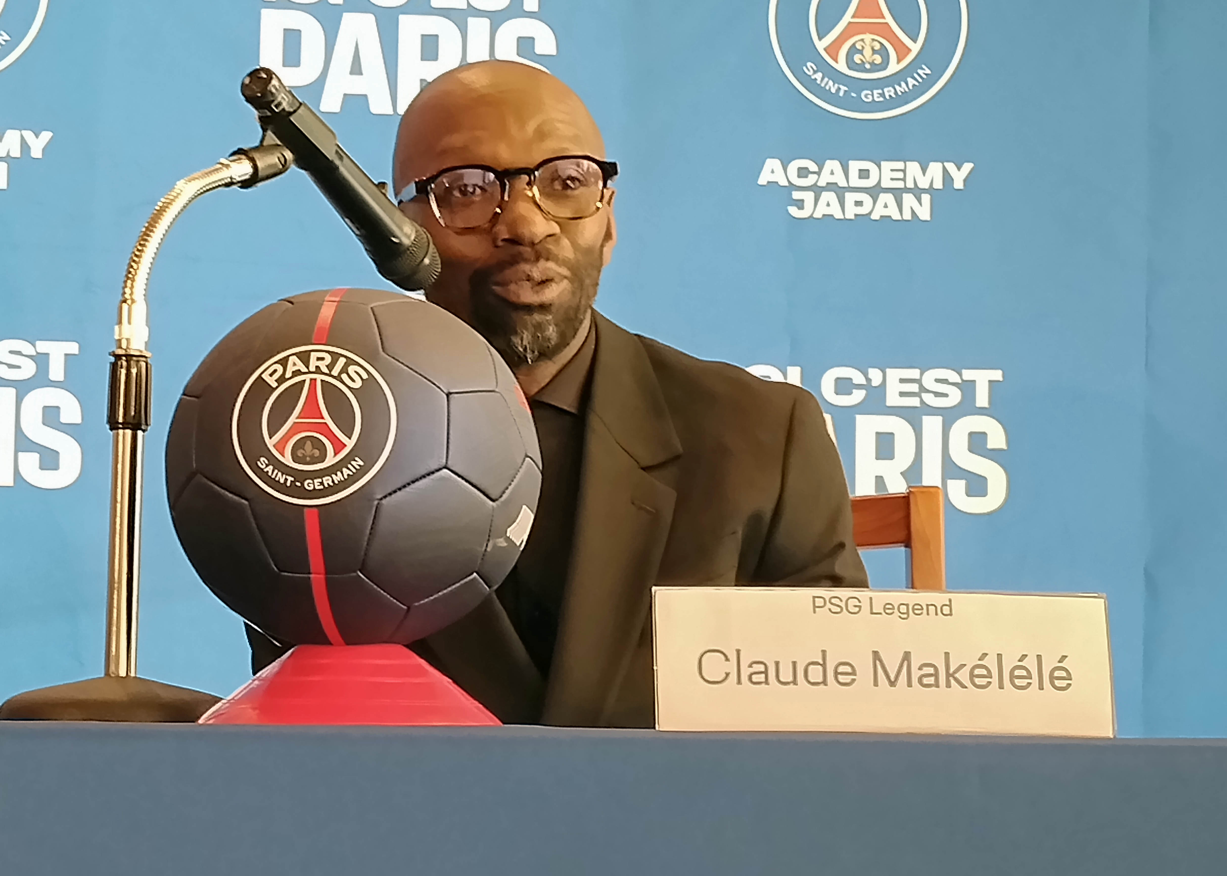 2008年から2011年までパリ・サンジェルマンでプレーしたクロード・マケレレ(フランス)。現役引退直後から2013年まで同クラブでコーチを務めている