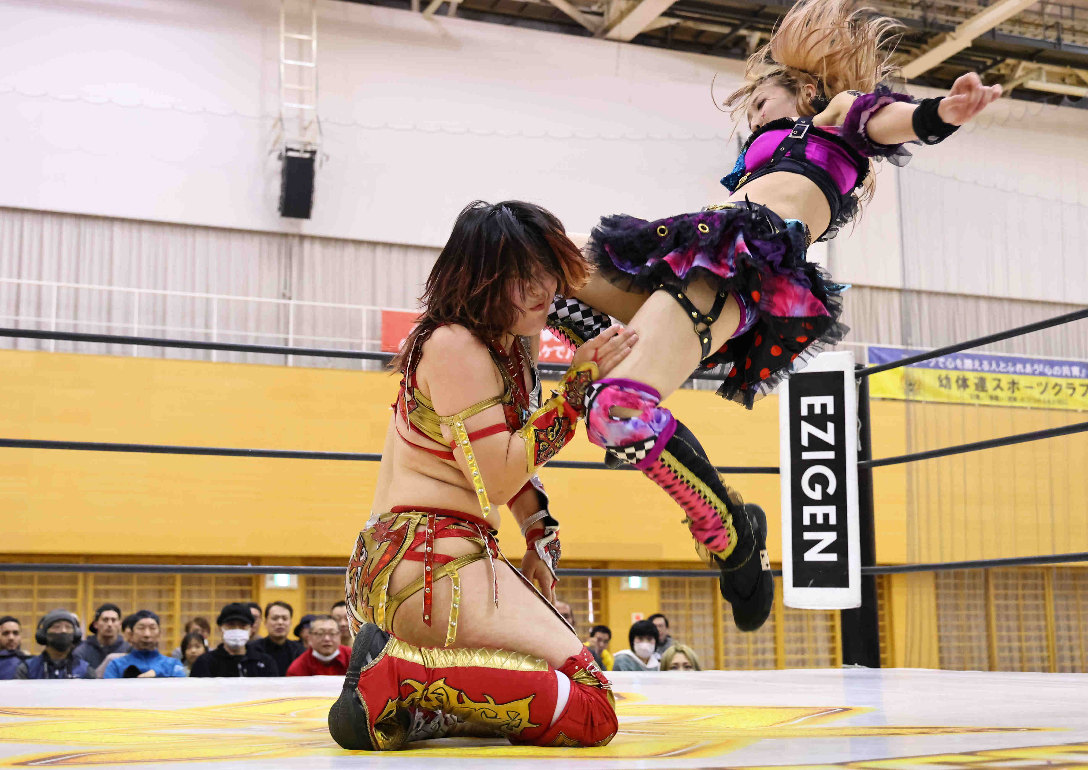 ６人王座決定トーナメント１回戦（２・７八王子）で松井は詩美から直接勝利を挙げた