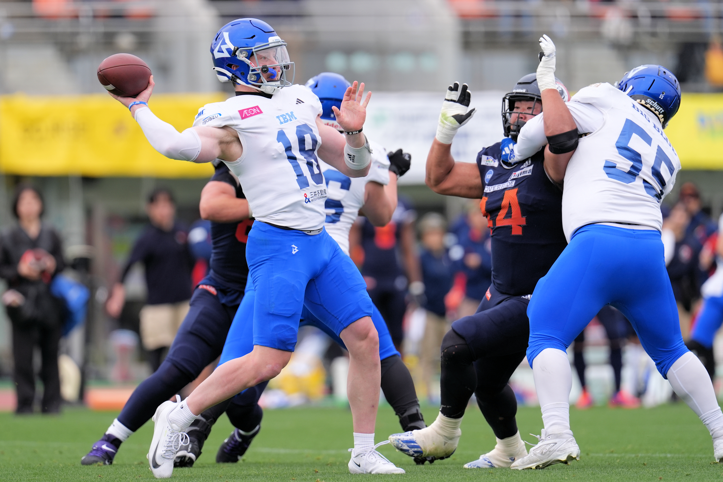 カレッジフットボールでは無名ながら、勝負強いパスとランで活躍したIBMのQBライト＝撮影:小座野容斉