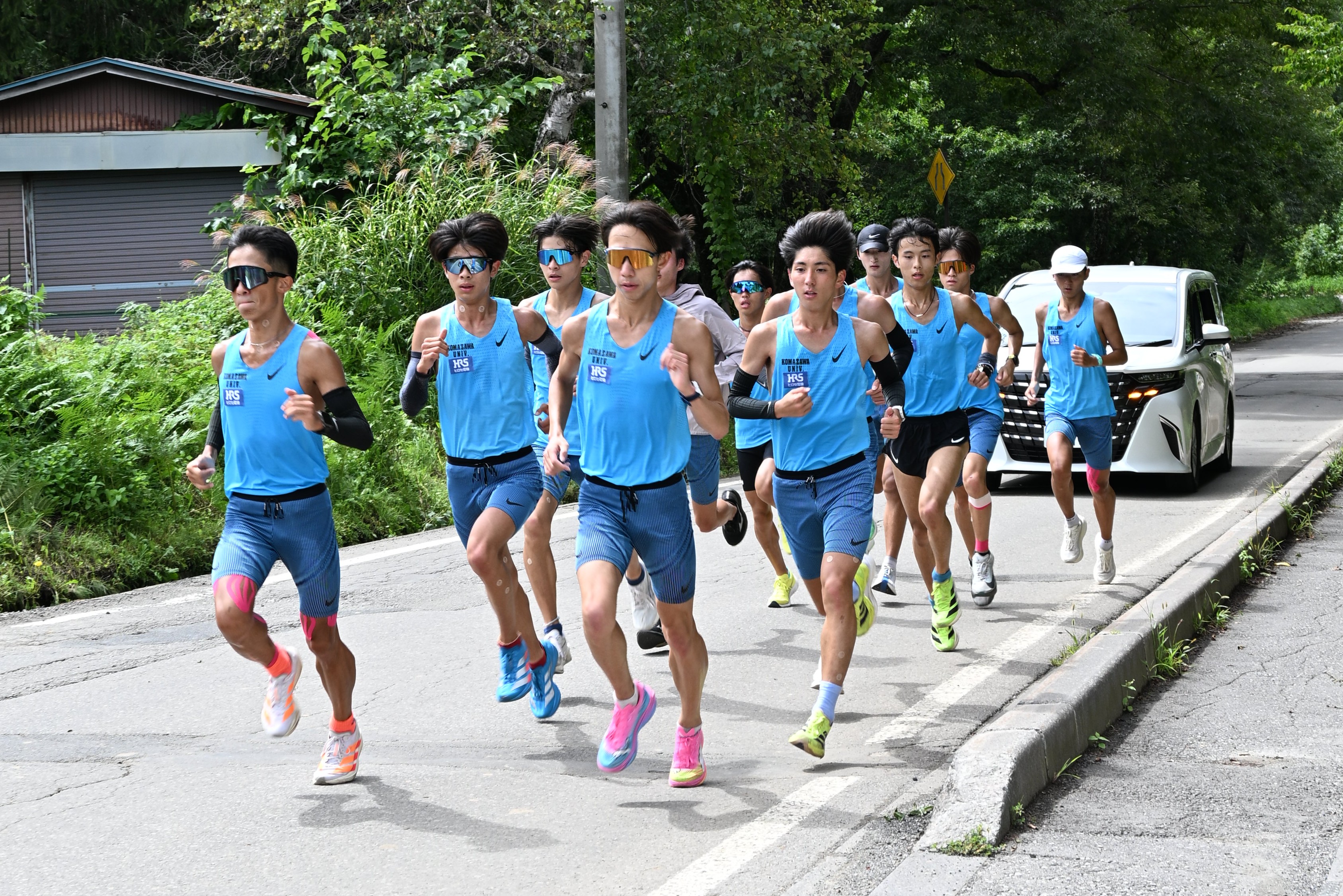 監督と選手間のコミュニケーションも重要視された今夏の合宿ではロードでのスピード練習も実施した。写真は取材時の距離走のもの（写真／常盤真葵）