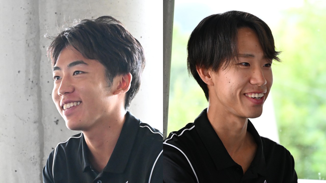 大学ラストシーズンを迎える４年生の村上（左）と植阪（右）。共に監督とのコミュニケーションが増えたことでの変化を実感している（写真／常盤真葵）